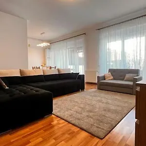 Airport With Private Garden Apartament