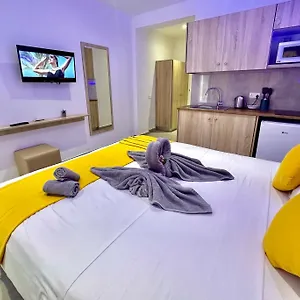 https://retina-art-suites.hotelsatayianapa.com